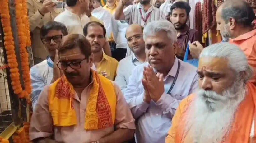 वाराणसी के श्री काशी विश्वनाथ परिक्षेत्र स्थित मां अन्नपूर्णा रसोई में GAIL India ने PNG सेवा शुरू की। इससे प्रतिमाह सैकड़ों LPG सिलेंडरों की खपत कम होगी और श्रद्धालुओं को बेहतर सुविधा मिलेगी।