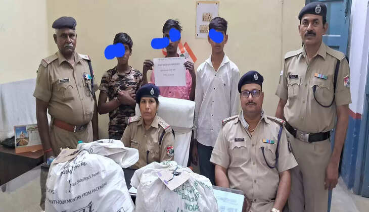 Varanasi Crime: कबाड़ की दुकान से रेल सम्पत्ती बेचते और खरीदते हुए&nbsp;आर, पी, एफ द्वारा तीन&nbsp;शातिर अभियुक्त&nbsp;गिरफ्तार
