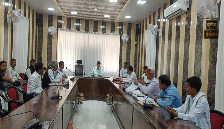 गौड़, मझवार और गड़रिया समाज के ST दावे पर प्रशासन ने सुनी समस्याएं