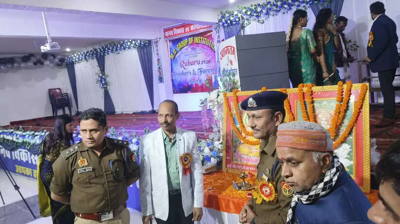 एमडी नर्सिंग एवं पैरामेडिकल कॉलेज में प्रेशर एवं फेयरवेल समारोह का भव्य आयोजन