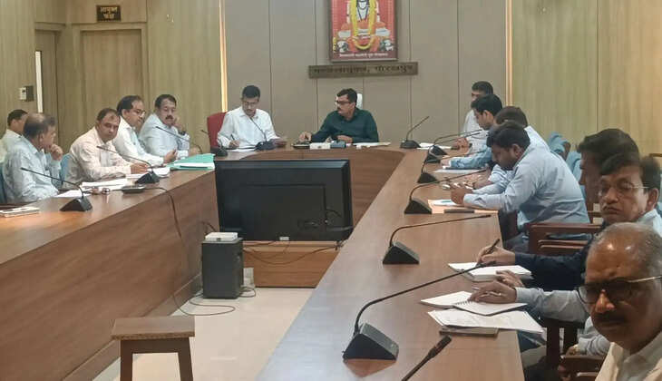 गोरखपुर में आवारा कुत्तों के प्रबंधन को लेकर सख्त निर्देश, नसबंदी और Anti-Rabies Vaccination पर जोर
