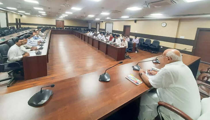 बरेका में हिंदी निबंध, वाक् तथा टिप्&zwj;पण एवं प्रारूप लेखन प्रतियोगिता का आयोजन