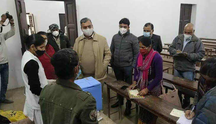 प्रमुख सचिव ने खाद्यान्न गोदाम, राशन की दुकान&nbsp;का किया निरीक्षण