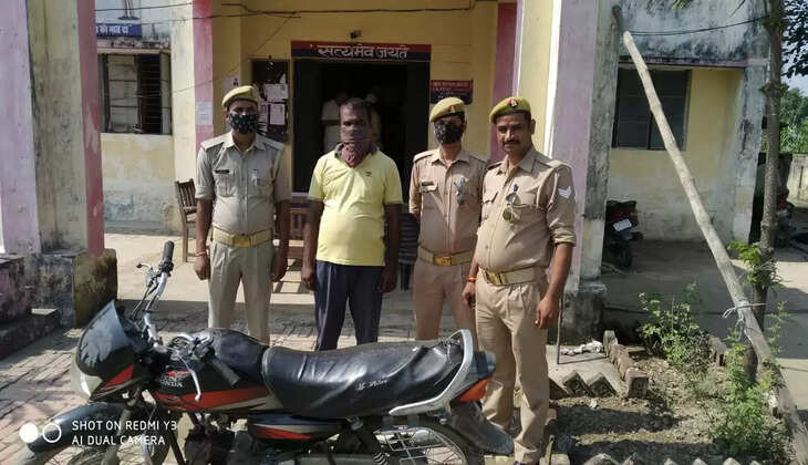 चोरी की मोटरसाइकिल के साथ अभियुक्त गिरफ्तार&nbsp;