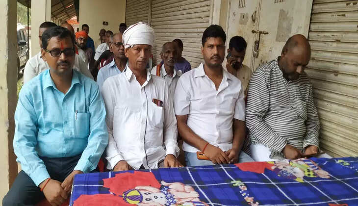 गोरखपुर:&nbsp;आजादी के 75 वां&nbsp;अमृत महोत्सव धूमधाम से मनाने को लेकर कार्यकर्ताओं ने किया बैठक