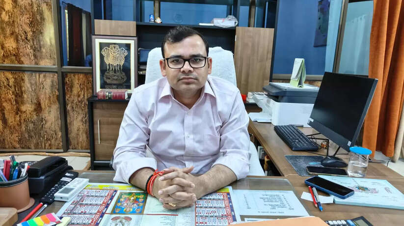 चंदौली में लोकसभा सामान्य निर्वाचन-2024 के दौरान विभिन्न प्रकार के पोस्टर, पंपलेट एवं हैंडबिल की सूचना निर्वाचन व्यय अनुवीक्षण सेल में देना अनिवार्य