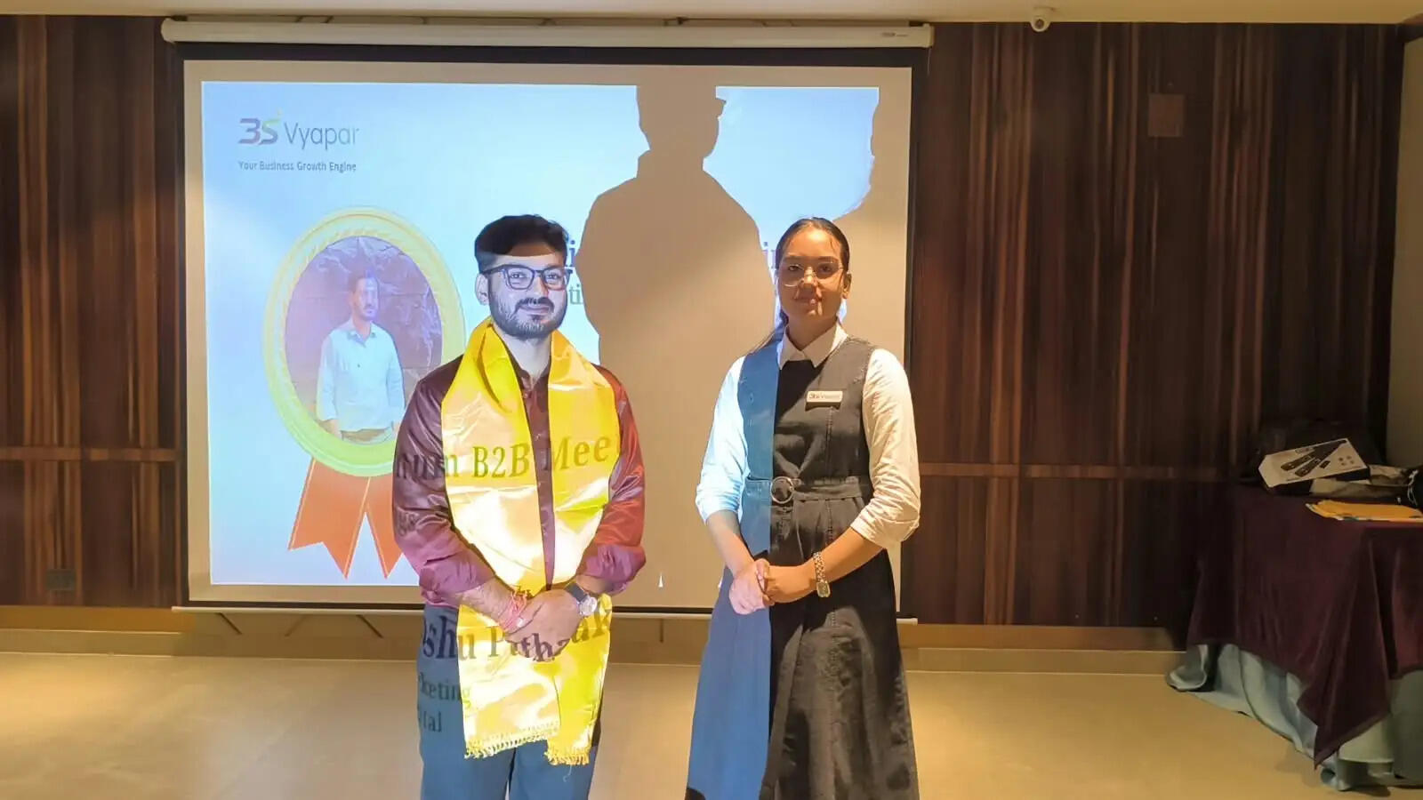 Maximum B2B Meetings के लिए हिमांशु पाठक को सम्मानित किया गया। उन्होंने कुल 7 B2B Meetings कीं। वह Ganges Digital नाम से Digital Marketing Company संचालित करते हैं।