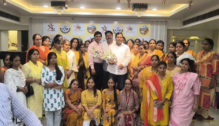 Pradhan Mantri Surya Ghar Yojana, Pradhan Mantri Surya Ghar Muft Bijli Yojana, Solar Didi, Surya Kiran Yojana, Varanasi News, Solar Energy India, PM Surya Ghar Yojana, Women Empowerment, Solar Energy, UPNEDA, Abhishek Singh Yojana, Arc Surya Shakti Pvt. Ltd., Solar Panel Scheme, Renewable Energy India, Free Electricity Scheme, Solar Rooftop Scheme, Clean Energy India, Net Zero Carbon India, Live Bharat News.