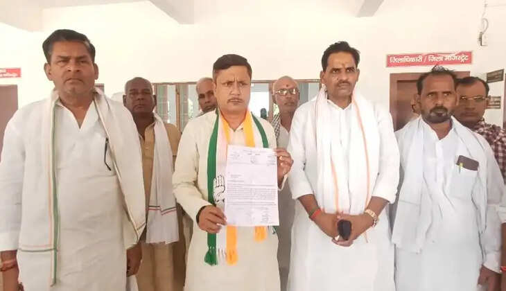 चंदौली में कांग्रेस का प्रदर्शन, महोबा गैंगरेप कांड में राज्यपाल के नाम सौंपा ज्ञापन