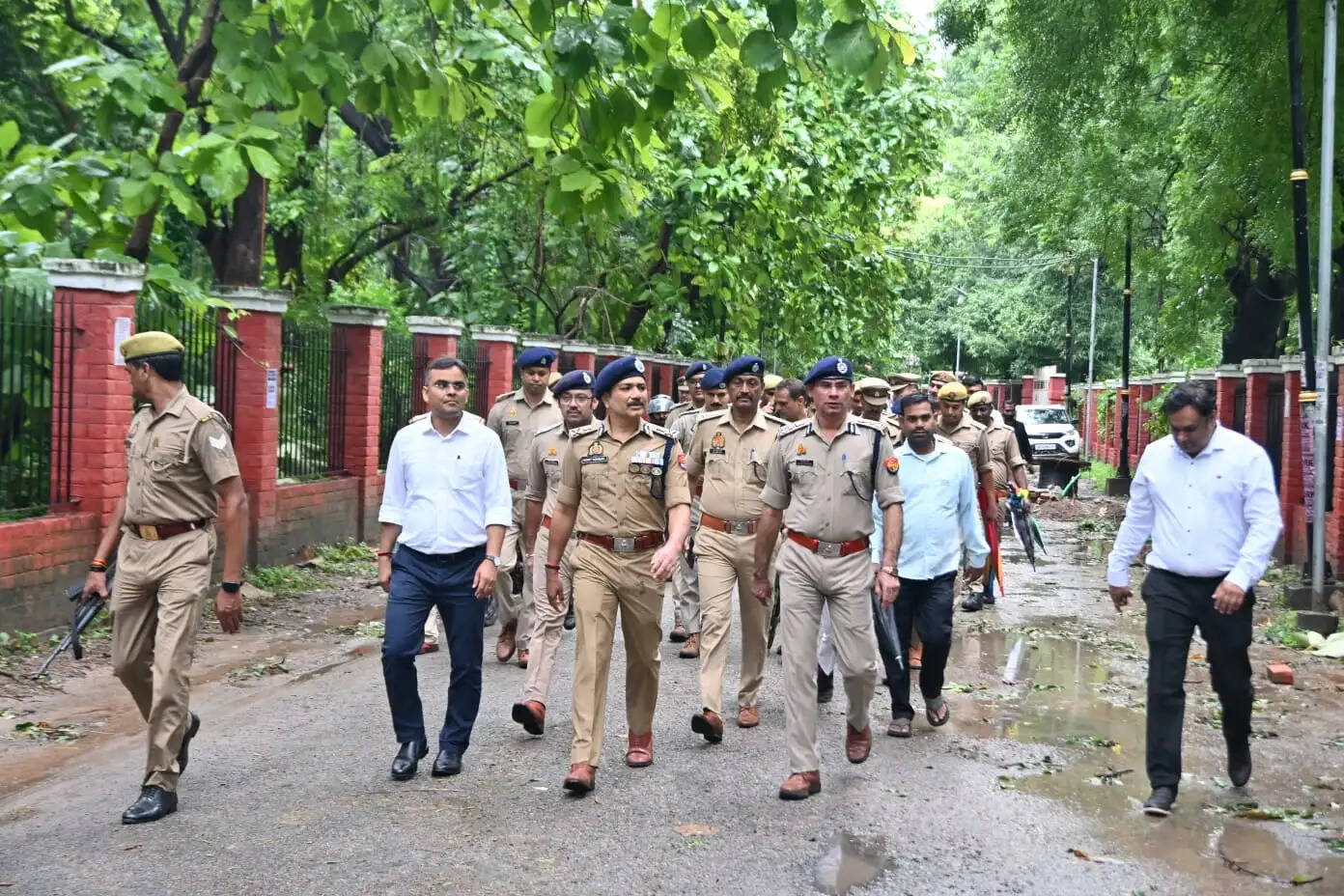 अधिकारियों ने एयर शो को व्यवस्थित, सुरक्षित और भव्य बनाने के लिए संबंधित विभागों के साथ समन्वय कर सभी तैयारियां समय से पूरी करने के निर्देश दिए।