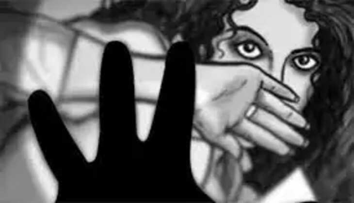 सरकारी स्कूल के हेडमास्टर ने 7 नाबालिग छात्राओं के साथ कि अश्लील हरकत, ग्रामीणों ने बनाया बंधक