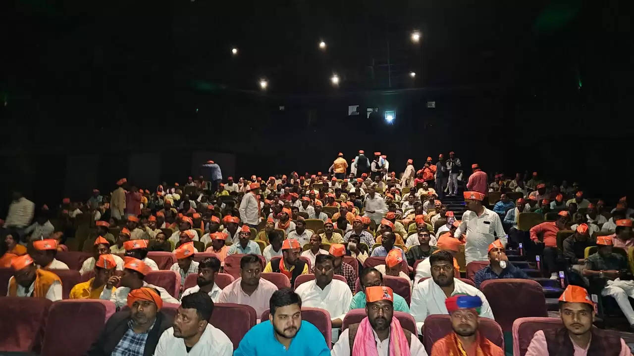 Varanasi News: लोकप्रिय सांसद नरेन्द्र मोदी जी के आह्वान पर रोहनिया विधानसभा के पार्टी कार्यकर्ताओं के साथ 