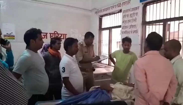 Chandauli News:&nbsp;चंदौली में&nbsp;तेज रफ्तार ट्रैक्टर अनियंत्रित होकर गड़ई नदी मे पलटी, चार व्यक्ति गंभीर रूप से घायल