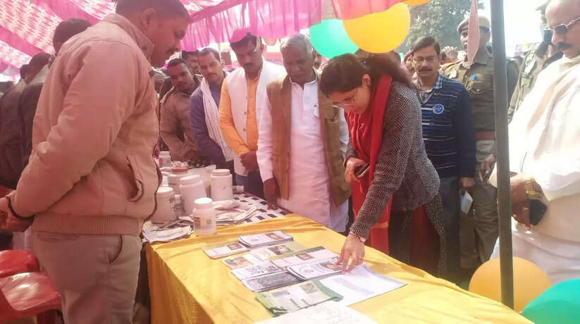 Chandauli News: चलो चन्दौली अभियान के अंतर्गत ग्राम चौपाल का हुआ आयोजन