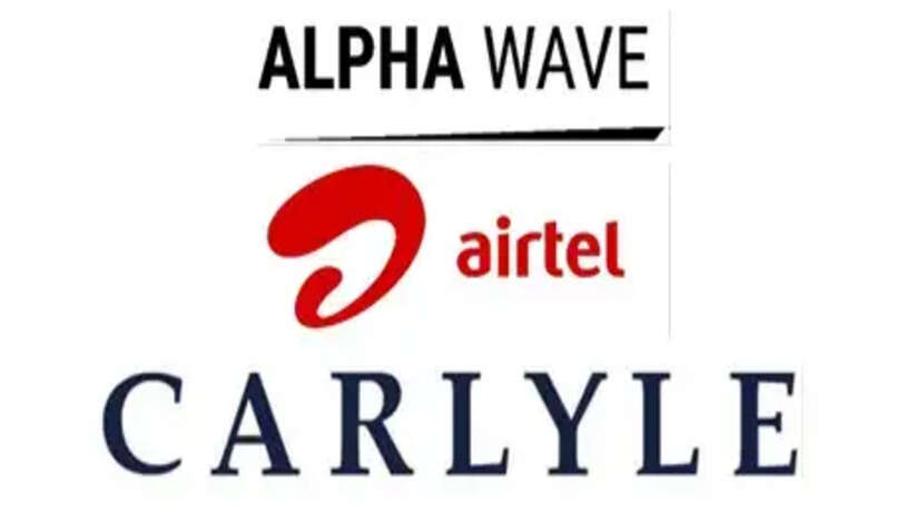 नई दिल्ली में मुख्यालय वाली नेक्स्ट्रा पूरे भारत में 14 बड़े कोर डेटा सेंटर और 120 से अधिक एज फ़ैसिलिटीज़ संचालित करती है। यह को-लोकेशन, क्लाउड इंफ़्रास्ट्रक्चर, मैनेज्ड होस्टिंग, डेटा बैकअप, डिज़ास्टर रिकवरी और एज कंप्यूटिंग जैसी सेवाएँ प्रदान करती है। पुणे में इसकी एक अत्याधुनिक सुविधा है और यह चेन्नई, मुंबई और कोलकाता में एआई-रेडी अतिरिक्त कैंपस भी विकसित कर रही है। नेक्स्ट्रा ने हाल ही में गूगल के साथ मिलकर एक गीगावाट-स्तर का एआई डेटा सेंटर कैंपस विकसित करने के लिए साझेदारी की है, इस परियोजना में 15 अरब अमेरिकी डॉलर का निवेश किया जा रहा है।