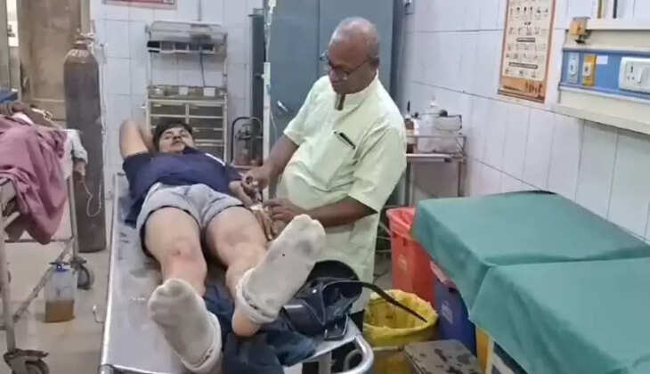 Chandauli News: चन्दौली में स्कार्पियो ने बाइक को मारी टक्कर, स्कॉर्पियो में फंसी बाइक, लगभग 20 किलोमीटर बिहार में पकड़ाई स्कॉर्पियो