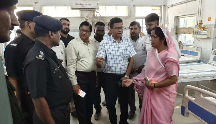 चंदौली में राज्य महिला आयोग की सदस्या गीता बिंद ने जिला अस्पताल का किया निरीक्षण