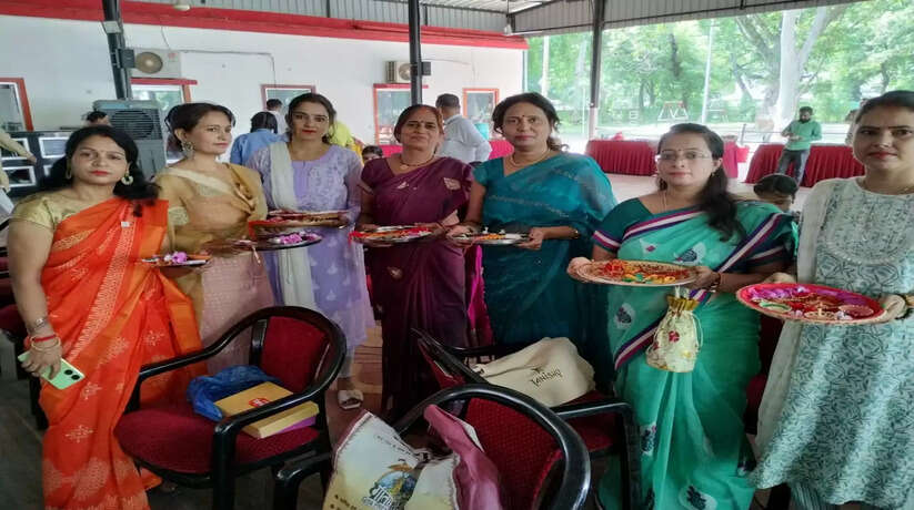 रक्षाबंधन पर आज रात इतने बजे से बांधी जाएगी राखी