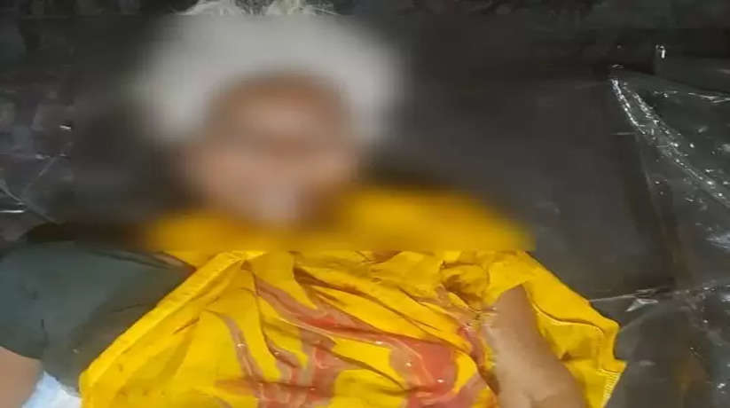 Varanasi News: एक अज्ञात महिला उम्र करीब 55 वर्ष , शव पटरी पर मिला 