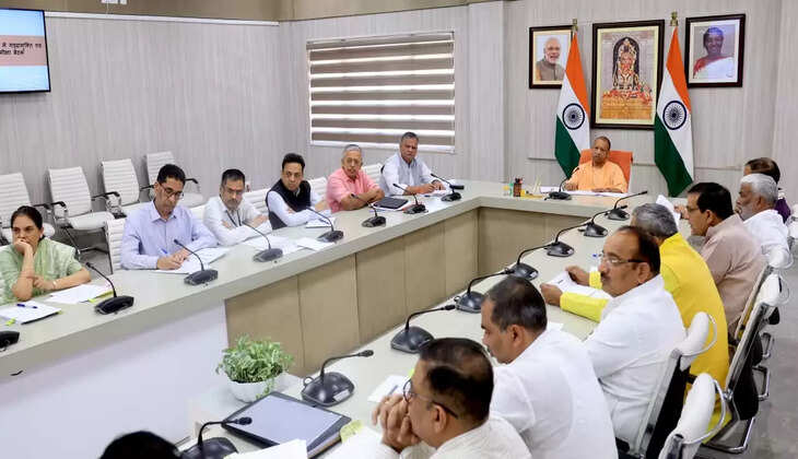 सीएम योगी का सख्त आदेश,&nbsp;10 अक्टूबर से पहले प्रदेश को बनाएं गड्ढामुक्त