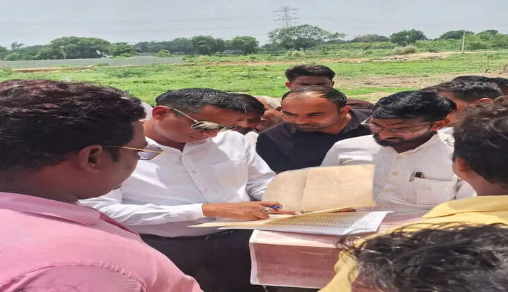 वरुणा कॉरिडोर परियोजना ने पकड़ी रफ्तार, एडीएम ने सीमांकन कार्य का किया निरीक्षण