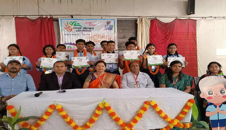 फूलवासी देवी मेमोरियल पी०डी० कान्वेन्ट स्कूल मे काशी सांसद खेलकूद प्रतियोगिता का आयोजन