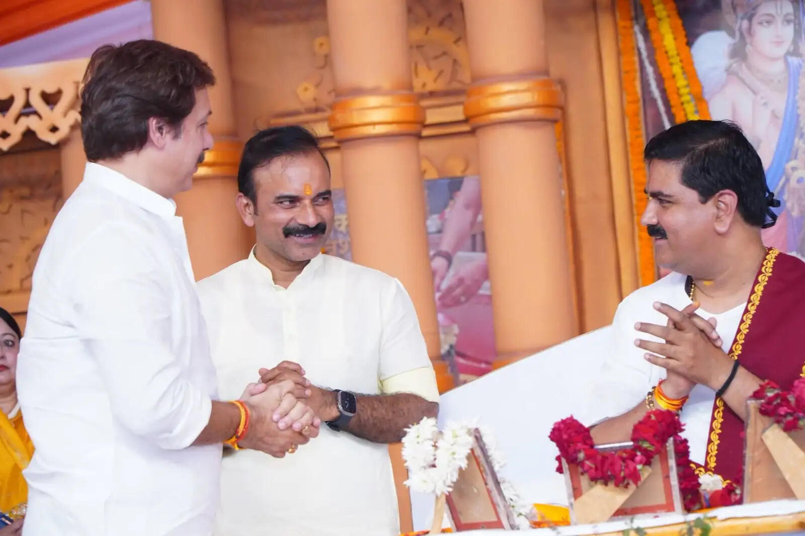 चंदौली में श्रीराम कथा के मंच से धनंजय सिंह का संदेश, योगी सरकार पर जताया भरोसा