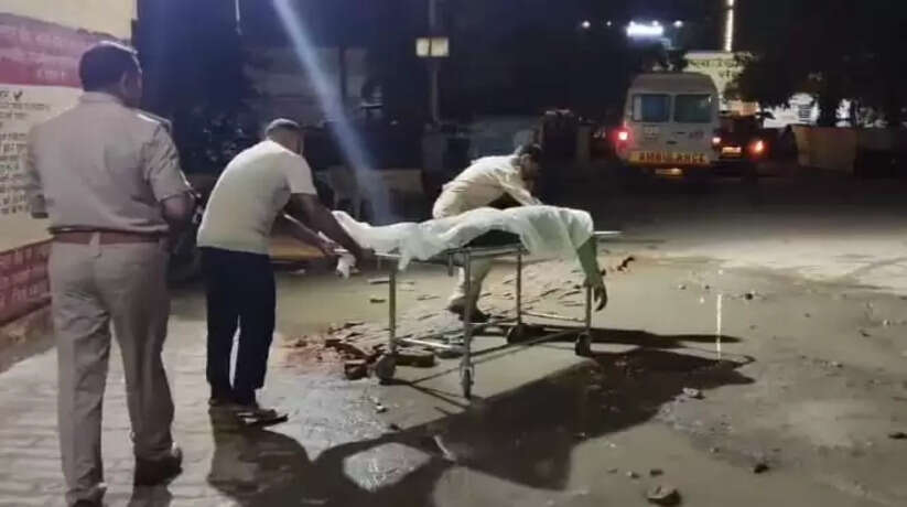 Chandauli News: जसूरी समीप अनियंत्रित बाइक की टक्कर से साइकिल सवार एक युवक की मौत, बाइक सवार दो युवक घायल