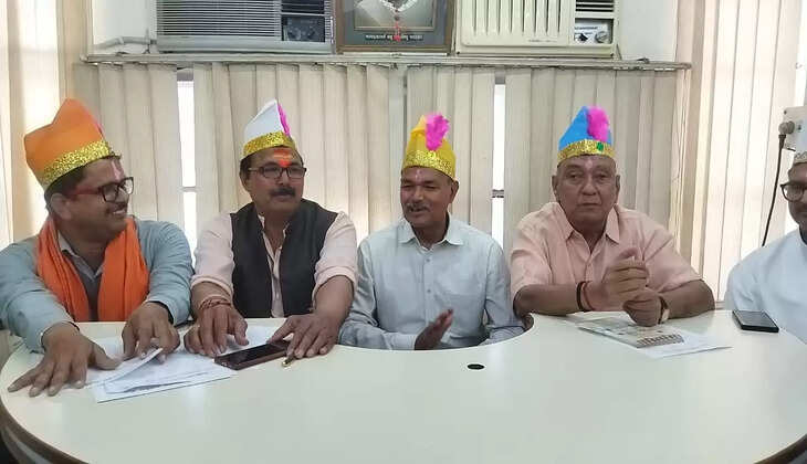 Varanasi News: काशी के टाउन हॉल में होने वाला अखिल भारतीय होली हास्य विशिष्ट कवि सम्मेलन