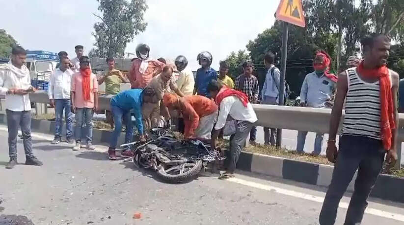 Chandauli News: माधोपुर नवीन मंडी समीप nh-2 पर कंटेनर की चपेट में आने से बाइक सवार एक व्यक्ति की दर्दनाक मौत