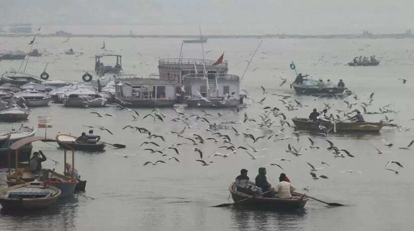 Weather Update Varanasi: वाराणसी में अब कंपाने लगी ठंड, 10 डिग्री सेल्सियस पहुंचा पारा