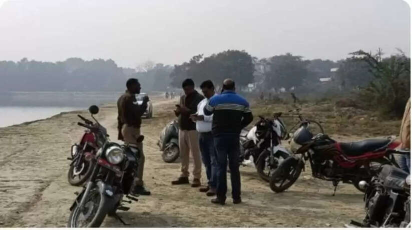 चंदौली झाड़ियों में मिली युवक की लाश, हत्या कर शव फेके जाने की आशंका
