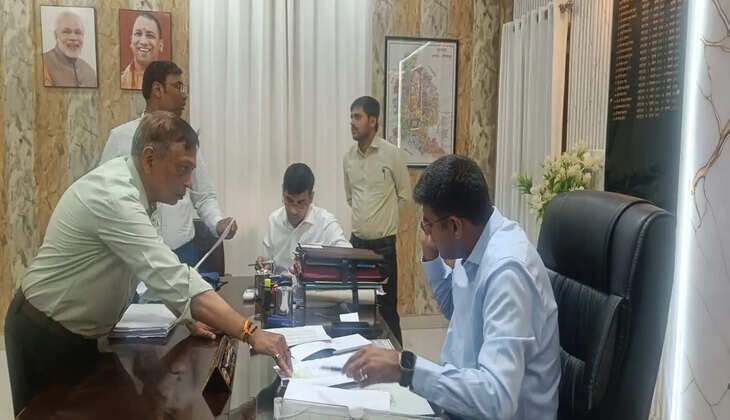 फोन पर अधिकारियों को दिए सख्त निर्देश, मौके पर कई शिकायतों का हुआ निस्तार