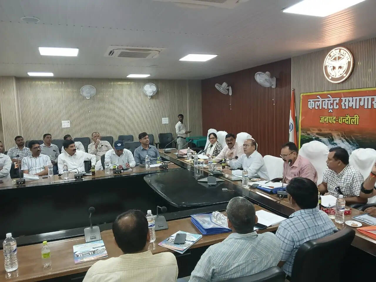 बाढ़ तैयारियों में लापरवाही बर्दाश्त नहीं, सभी विभाग समय से करें तैयारी : एडीएम रतन वर्मा