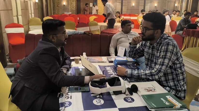 वाराणसी में JAIN University की नई पहल के तहत डेटा साइंस, साइबर सिक्योरिटी और एयरोस्पेस जैसे फ्यूचरिस्टिक कोर्सेज का प्रमोशन। 26 अप्रैल को करियर काउंसलिंग सत्र आयोजित होगा।