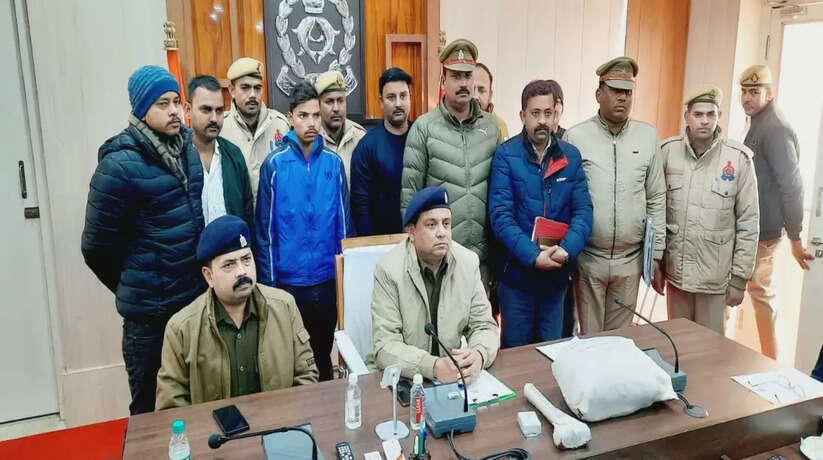 Ayodhya News: अयोध्या पुलिस की सयुक्त टीम ने नाबालिंग की हत्या का किया खुलासा, हत्यारा भाई को किया गिरफ्तार