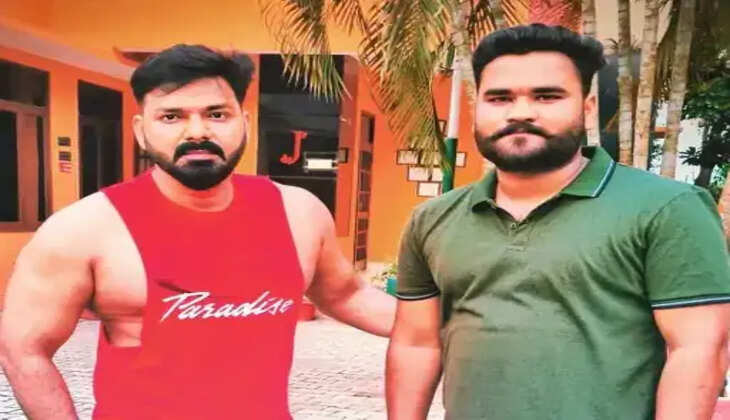 Subhendu Adhikari CA  Murderar photo with Bhojpuri actor Pawan Singh