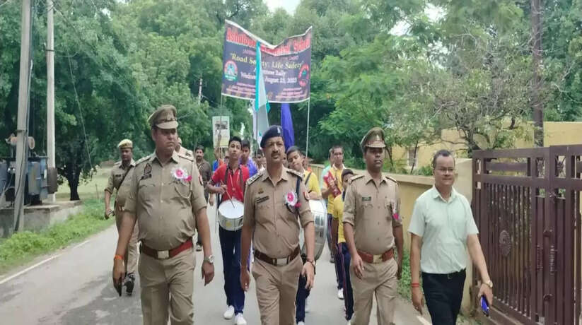महज औपचारिकता रहा एसीपी फूलपुर का यातायात जागरूकता अभियान