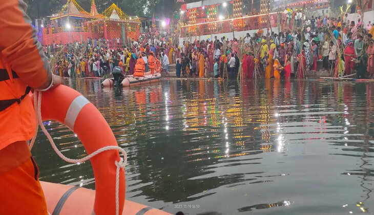 एनडीआरएफ छठ पूजा को सुरक्षित और सफल बनाने के लिए घाटों पर तैनात