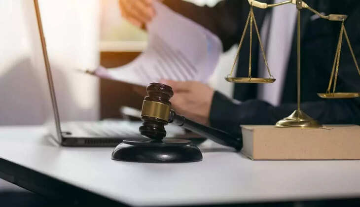 बुजुर्ग फरियादी के पैसे जज ने अपनी तरफ से&nbsp;चुकाए