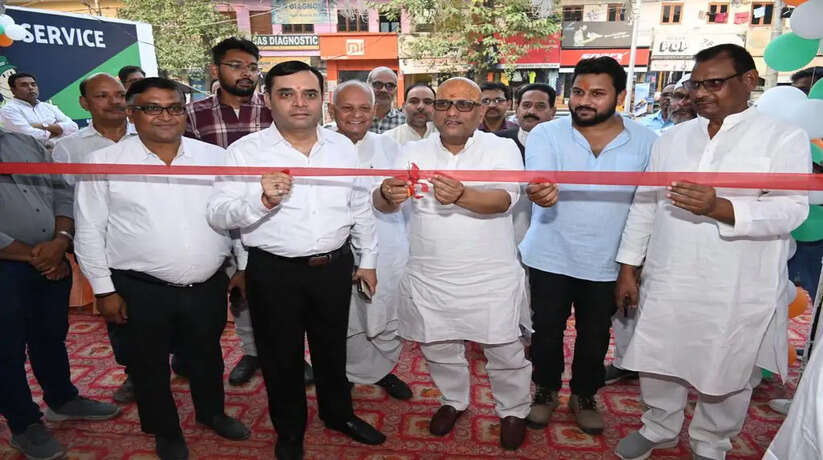 Varanasi News: गहरवार मोटर्स इलेक्ट्रिक व्हीकल का उद्घाटन हुआ संपन्न