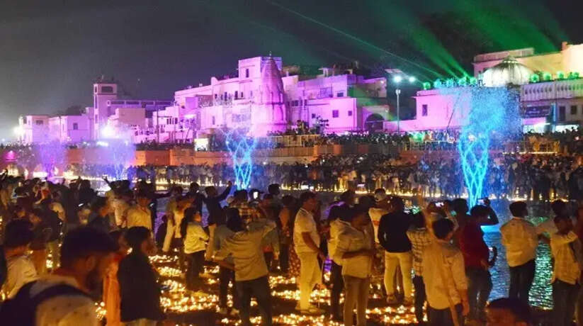 Ayodhya Deepotsav 2023: जीवंत हो उठा त्रेतायुग, अयोध्या में ऐसा हुआ दीपोत्सव