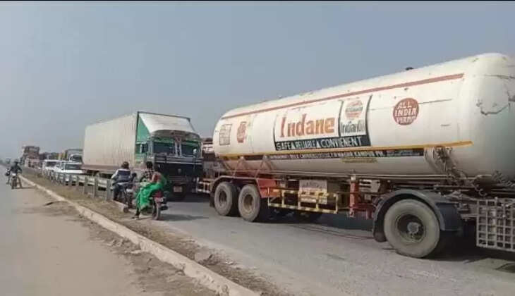 &nbsp;चन्दौली नेशनल हाईवे पर लगा घंटो जाम,ट्रक ड्राइवर एवं राहगीर परेशान