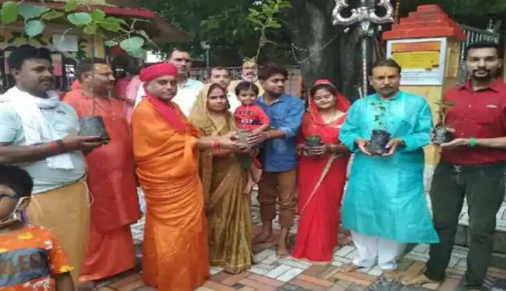 सावन में श्रद्धालुओं के लिए नई व्यवस्था, मनकामेश्वर मंदिर में लागू हुआ ड्रेस कोड