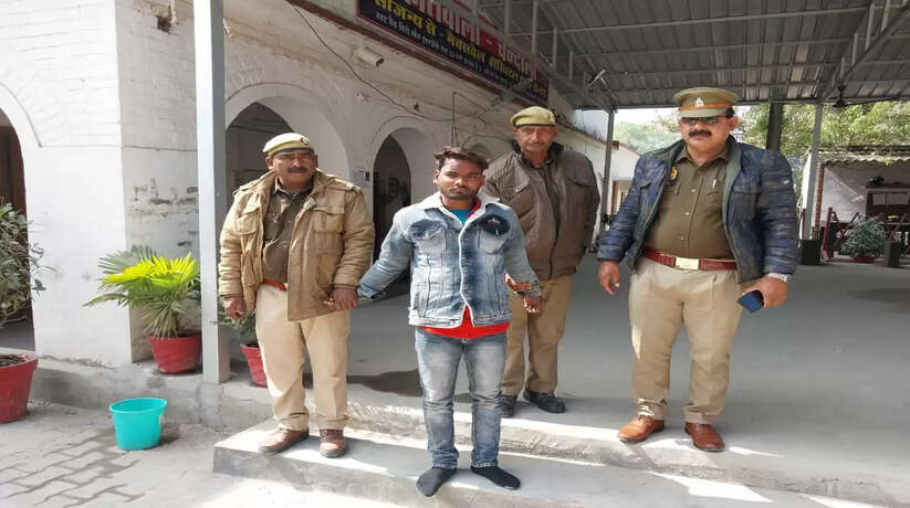 Chandauli News: दुष्कर्म के मामले में फरार करन कुमार को पुलिस ने दबोचा, जानिए क्या था मामला...