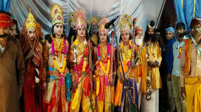 Ayodhya News: रावण वध के बाद अयोध्या लौटने पर राम के राज्याभिषेक के साथ रामलीला मंचन का हुआ समापन