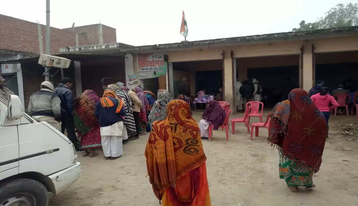 Rae Bareli News: नेत्र शिविर में डेढ़ सौ लोगों का रजिस्ट्रेशन एवं 64 लोगों को मोतियाबिंद ऑपरेशन के लिए किया गया चिन्हित
