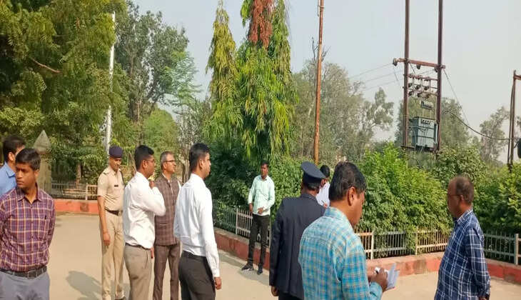 डीआरएम ने किया रेलवे स्टेशन का निरीक्षण