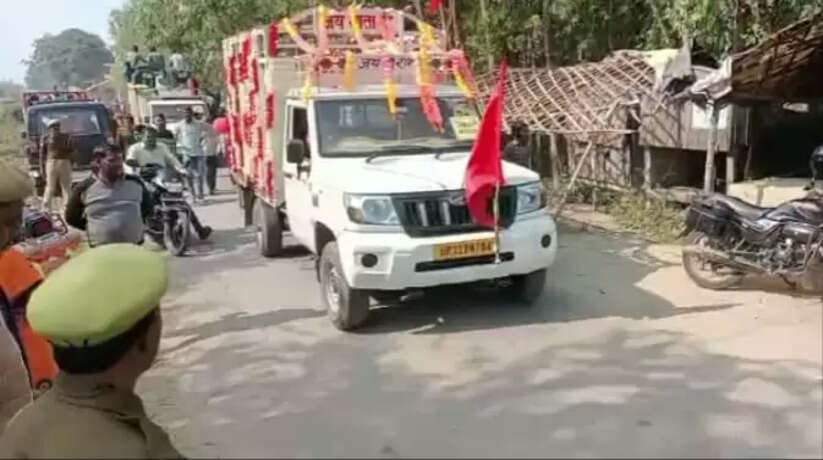 रायबरेली में बालाजी, मथुरा व वृंदावन के लिए दर्शनार्थियों का जत्था रवाना