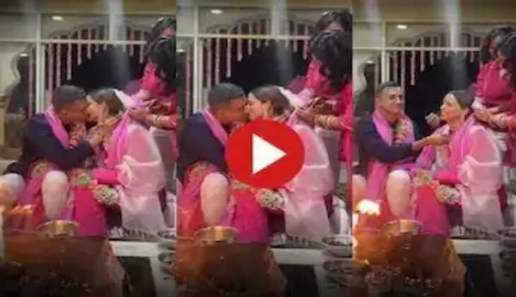 मंडप में ही दूल्हा-दुल्हन करने लगे ऐसा कांड! देखकर पंडितजी को भी आ गई शर्म, Video Viral...